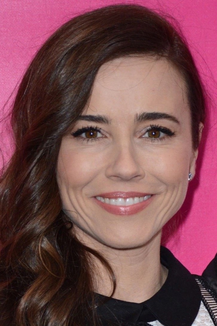 Who Is Linda Cardellini Dating? 