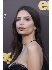 Emily Ratajkowski Profile Photo